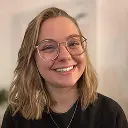 Headshot Laura Locher